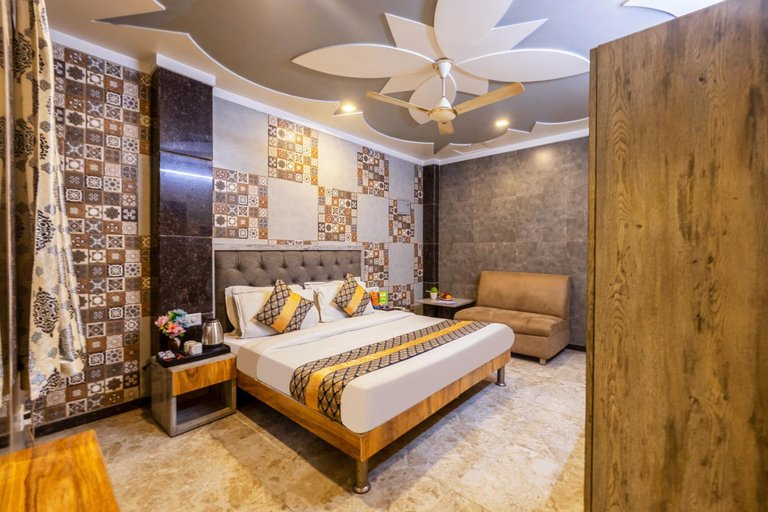Bedroom, Hotel Opera Delhi Airport, Delhi