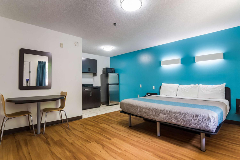 Bedroom 3, Motel 6 Gulf Shores, AL, Baldwin