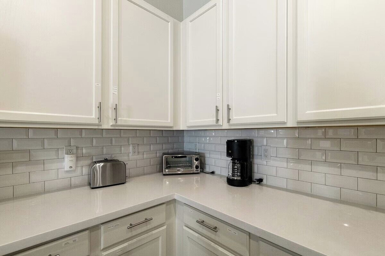 Private kitchen 4, Chandler Hideaway - Relax & unwind, Maricopa