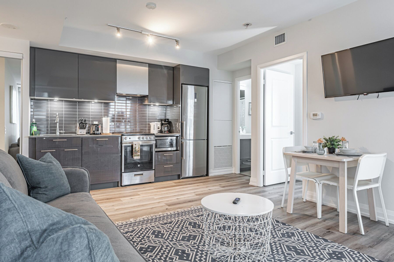 Living area 2, Guestilo Suites - Eaton Centre, Toronto