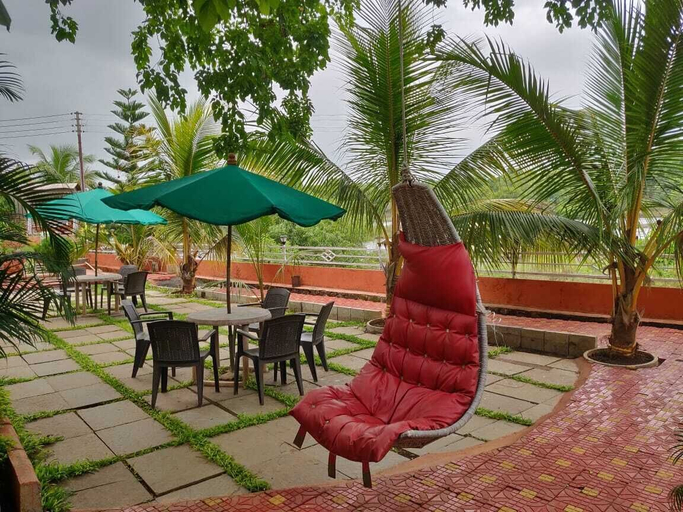 Outdoor dining 2, River Retreat Kolad, Raigarh