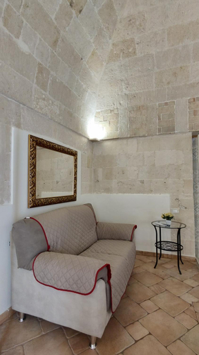 Others 5, La Casa del Tartufaio, Matera