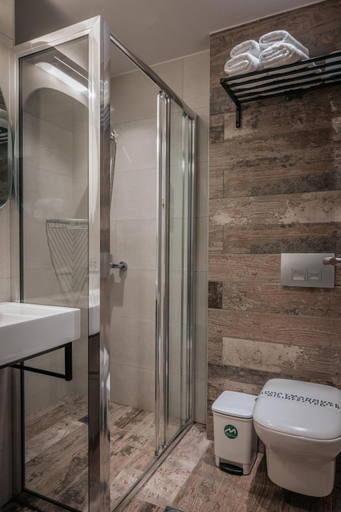 Bathroom 4, Elizabeth Queen Luxury Rooms, Central Macedonia