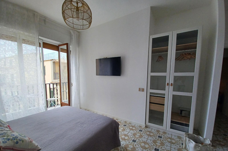 Bedroom 2, Edahouse, Salerno