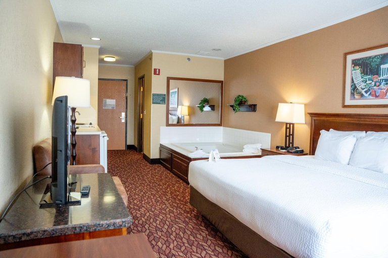 Bedroom 3, Coshocton Village Inn & Suites, Coshocton