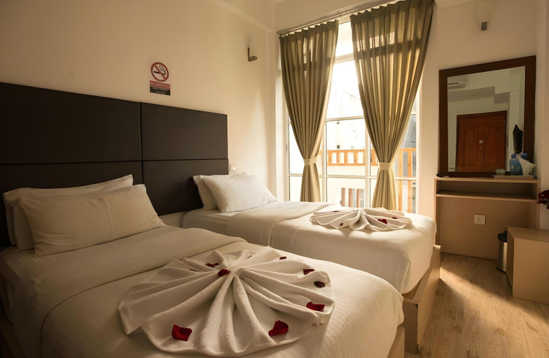 Bedroom 5, Express Inn, Malé