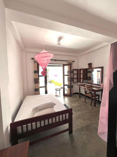 Bedroom 2, Sailors' Bay, Hikkaduwa