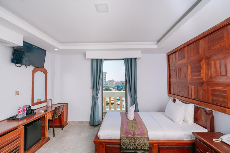 Bedroom 3, V Crown Hotel, Svay Pao