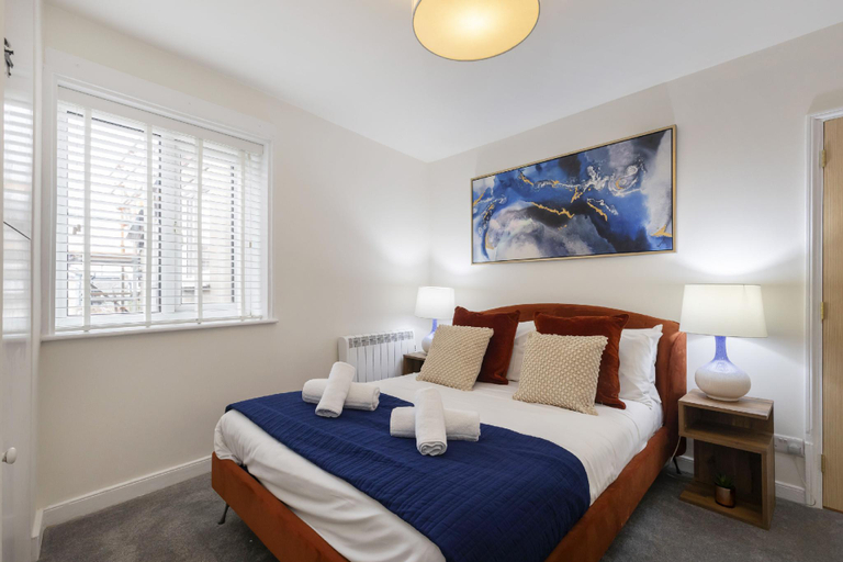 Bedroom 2, The Bath Road Hideaway - A First Floor One Bed Apartment, Gloucestershire