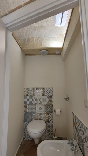 Bathroom 2, La Casa del Tartufaio, Matera