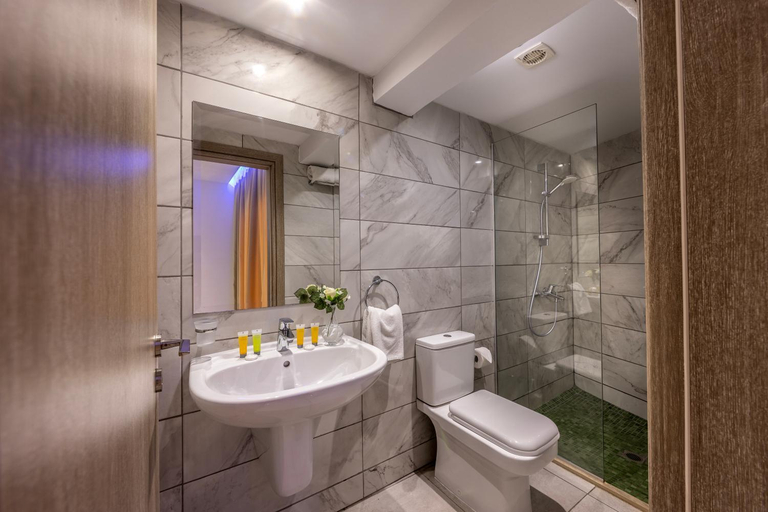 Bathroom 4, Milea Hotel