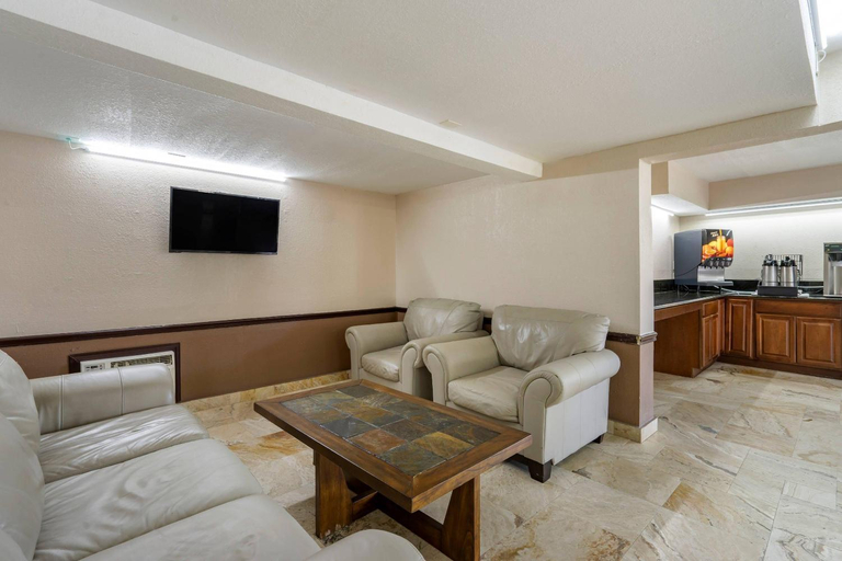 Public Area 2, Rodeway Inn Clearwater - Dunedin, Pinellas