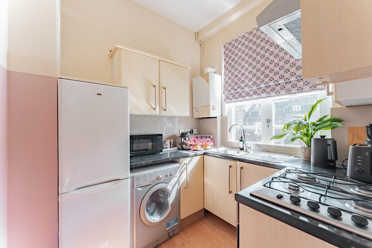Others 5, The Wandsworth Haven | 2-Bed Family Apartment, London