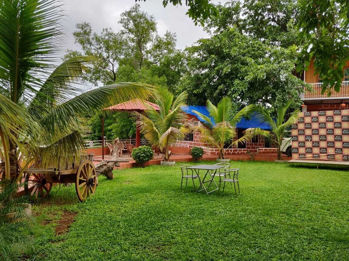 Outdoor dining 3, River Retreat Kolad, Raigarh