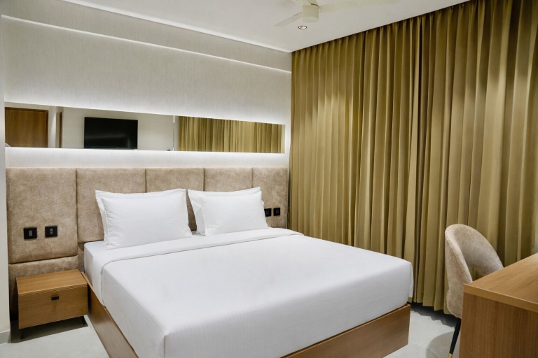 Room 5, HOTEL HANATA KOCHI, Ernakulam