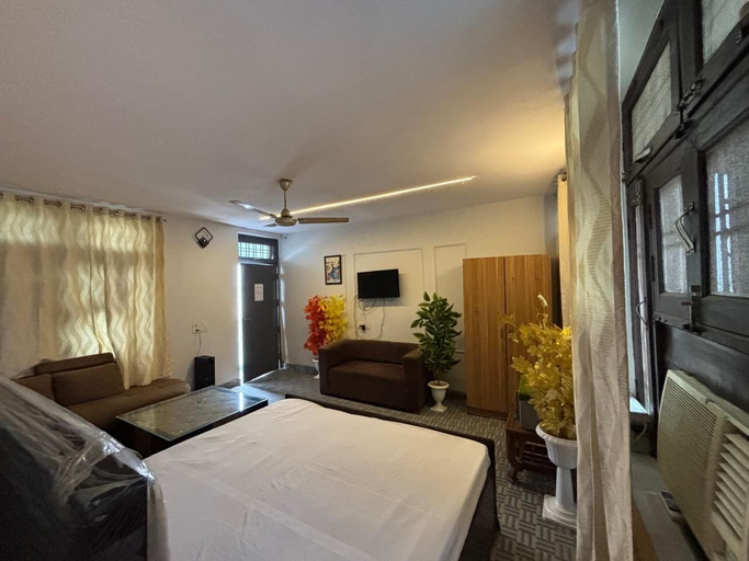 Room 4, Hotel Park Square Resort, Faridabad