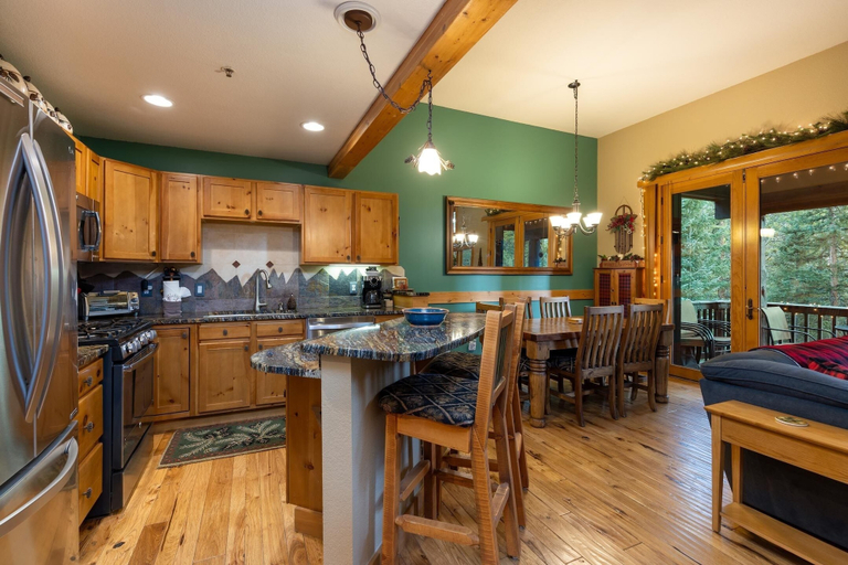 Private kitchen 3, 8766 Trappers Crossing 2 Bedroom Townhouse, Summit