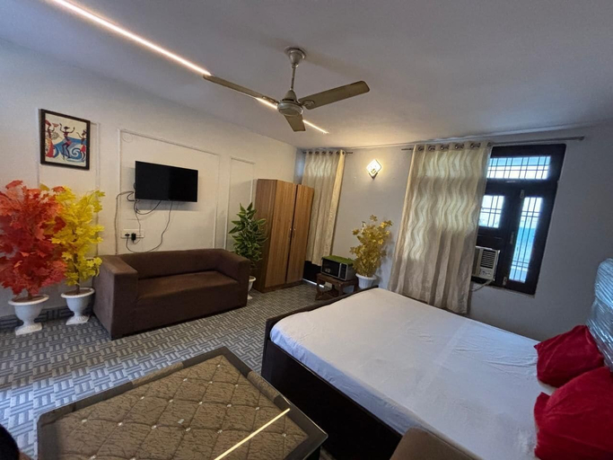 Room 3, Hotel Park Square Resort, Faridabad