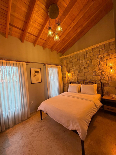 Room 3, Luta Urla, Urla