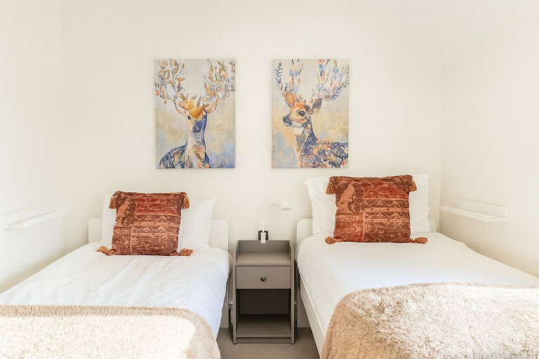 Room 2, The Pontcanna Emerald | Free Parking | 3 Beds, Cardiff