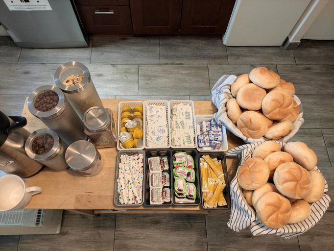 Food & Drinks 3, Hostel Helvetia - Private Rooms in City Center, Warsaw
