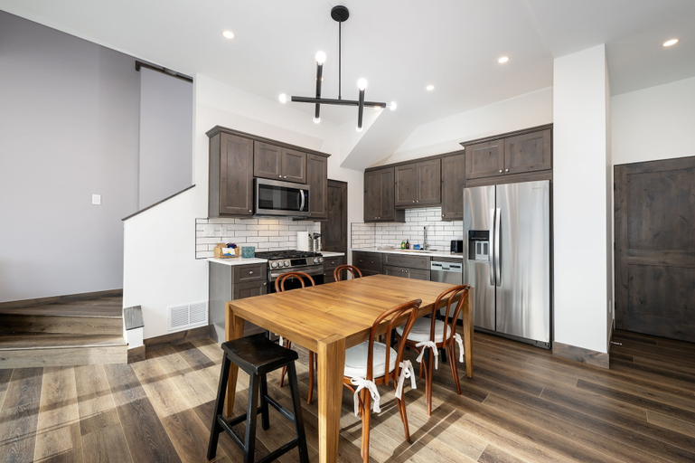 Private kitchen 3, Scenic Perch 2 Bedroom Home, Grand