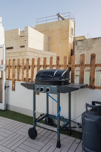 BBQ/picnic area, Traditional Townhouse - Rooftop Terrace