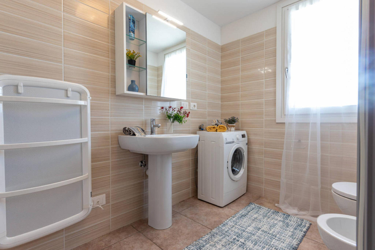 Bathroom 3, Recently built row house with huge swimming pool no160 - By Beahost Rentals, Venezia