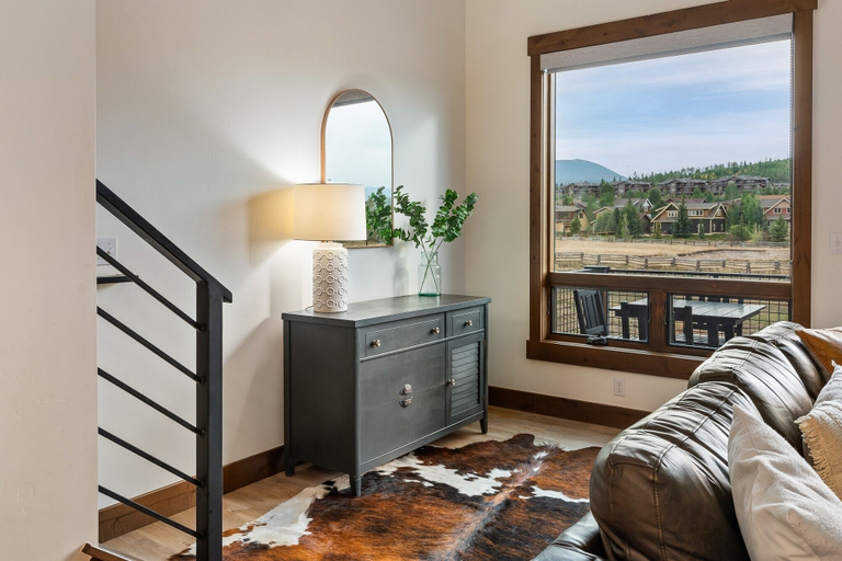 Living area 5, 90 Hay Meadow 4 Bedroom Townhouse by RedAwning, Grand