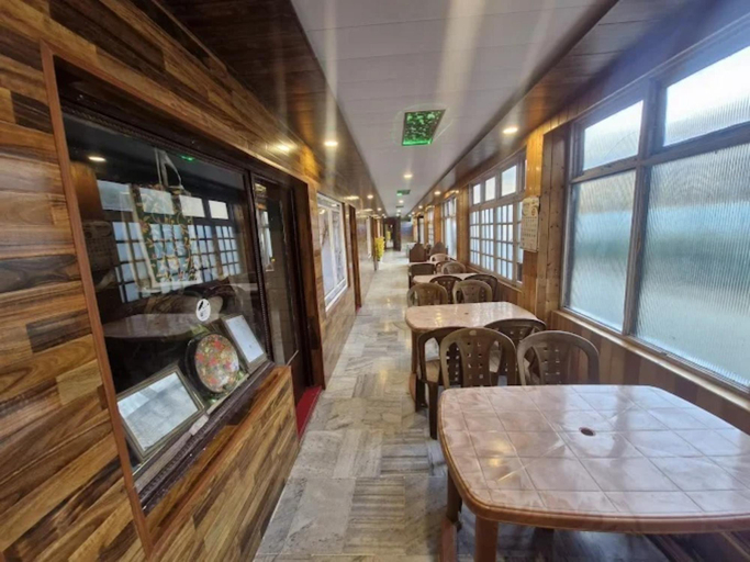 Food & Drinks, Kashmir Rose Srinagar Jammu and Kashmir, Srinagar