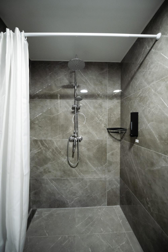 Bathroom 3, MYFREEDOM апартаменти поруч із метро Контрактова, вул Костянтинівська, Podil's'kyi