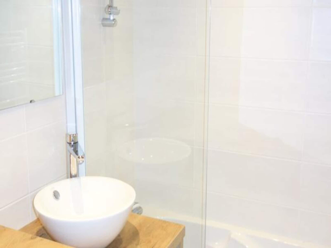 Bathroom 3, Apartment in Les Bergers near Ski Lifts, Isère