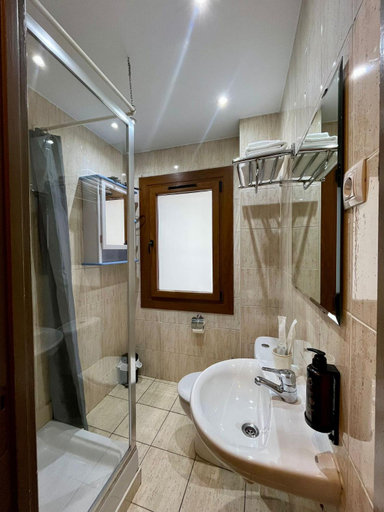 Bathroom 4, Arbre de Neu