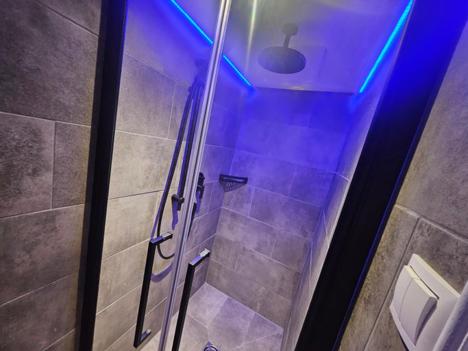 Bathroom 3, No1 - Flo's Rooms & Breakfast, Sankt Johann im Pongau