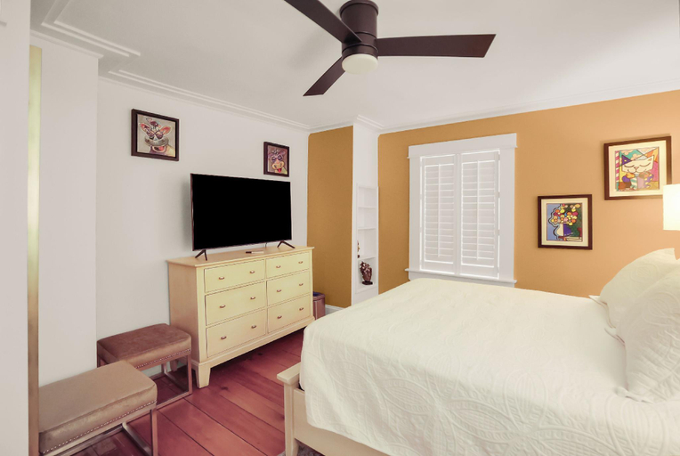 Bedroom 2, The Royal Manor Inn, Niagara