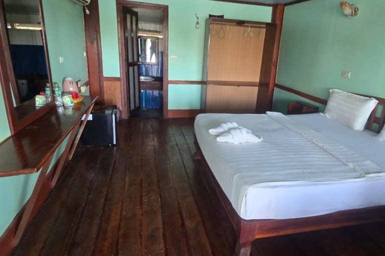 Bedroom 2, Nongsak Guesthouse and Restaurant, Khong