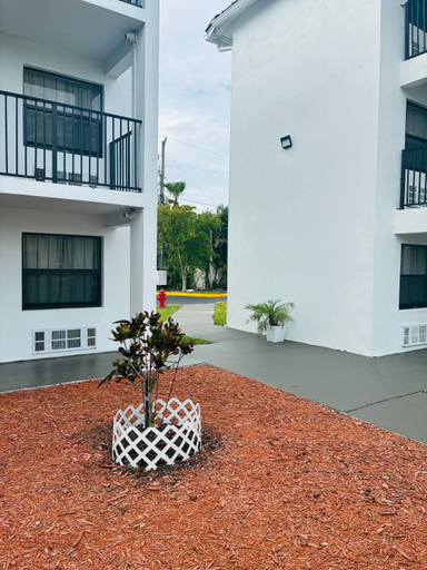 Exterior & Views 2, Nova Inn Resort, Palm Beach