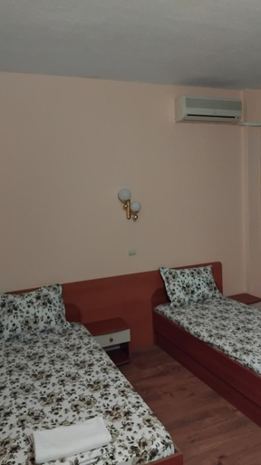 Bedroom 4, Интернационал, Petrich