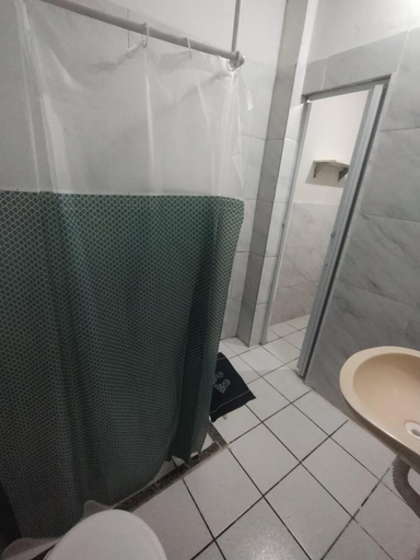 Bathroom 2, Hospedaria, Recife