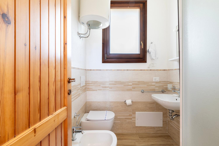 Bathroom 2, Residence Baia Santa Reparata, Olbia-Tempio