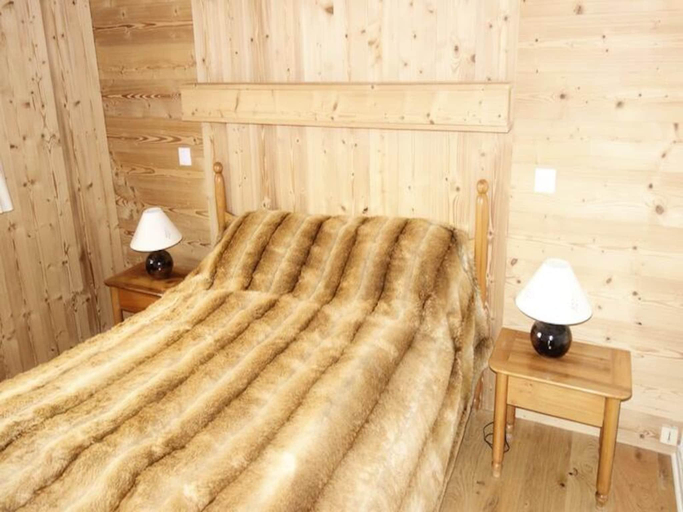 Bedroom 2, Apartment in Les Bergers near Ski Lifts, Isère