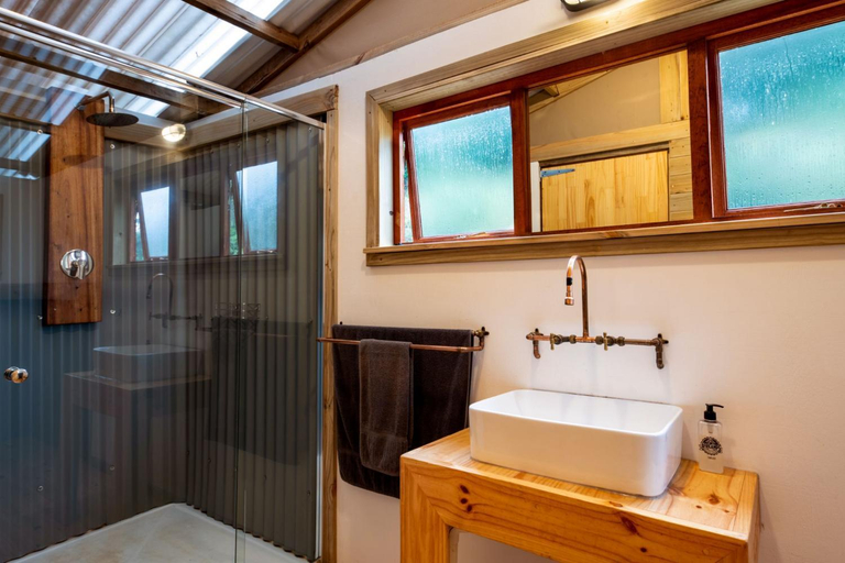 Bathroom 3, AfriCamps at Milorho, Bojanala