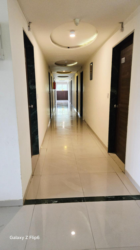 Others 5, Hotel Shiv Inn, Gandhinagar
