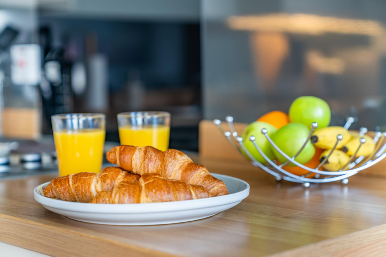 Food & Drinks, Beautiful Flat,Town Center, 55" Smart TV + Netflix, Hampshire