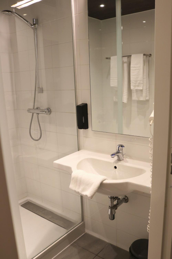 Bathroom 3, Auberge Vincent, Nuenen c.a.