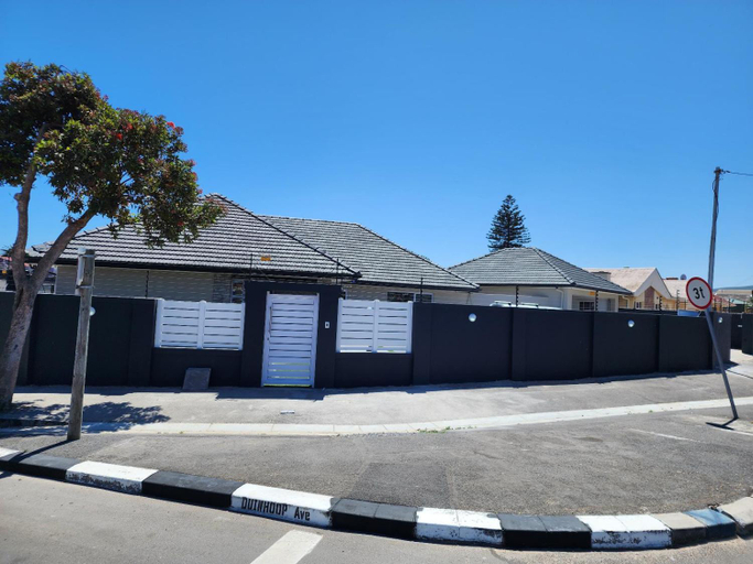 Entrance, Wagenaar Villas, City of Cape Town