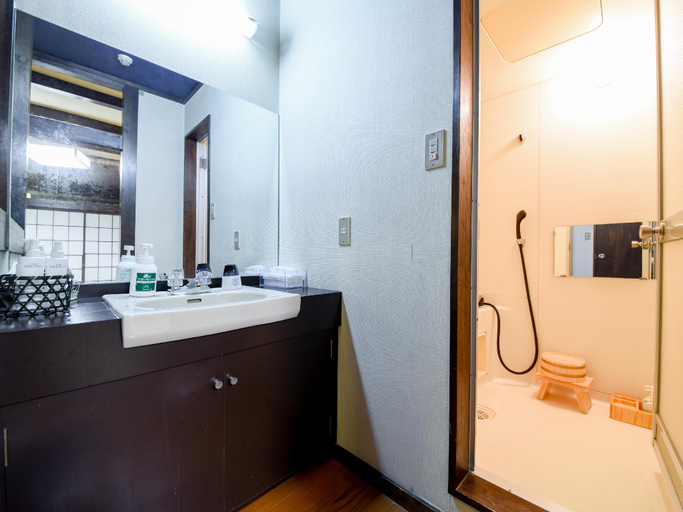 Bathroom 2, Issuisou, Gosen