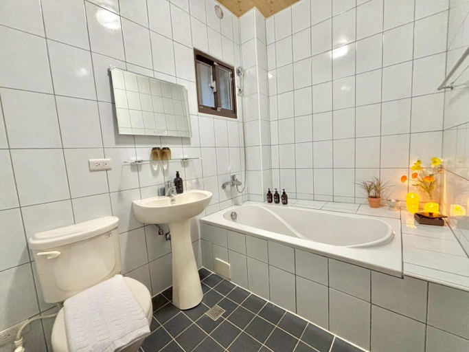 Bathroom 3, 隱山居 海景包棟2-10人, New Taipei City
