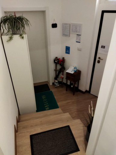 Others 5, Largo Otranto - Guest House, Brindisi