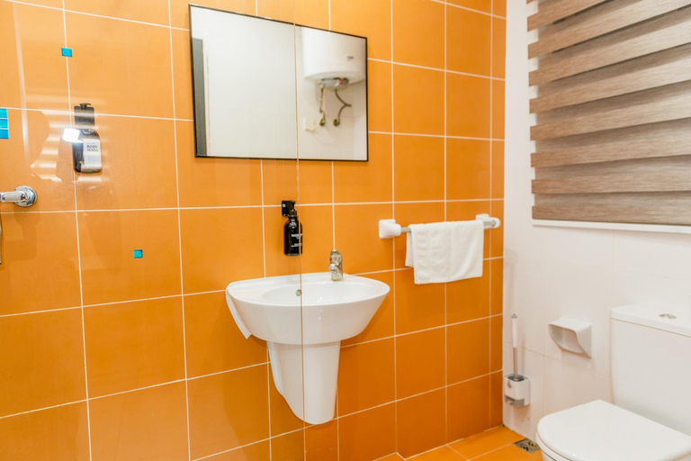Bathroom 4, The Seven Apartments, St Julian's